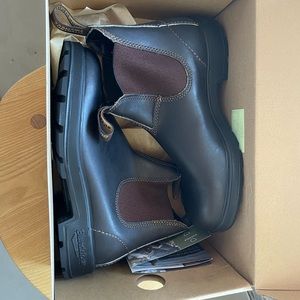 Blundstone Boots - USA Women's - 9.5 USA Mens - 7.5